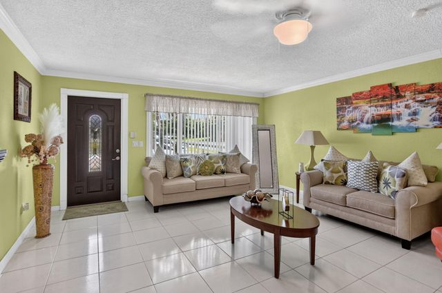 22305 SW 57th Avenue, Boca Raton, FL 33428