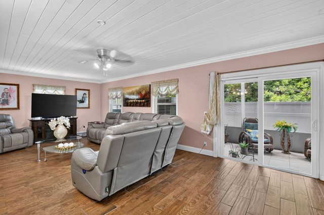 22305 SW 57th Avenue, Boca Raton, FL 33428