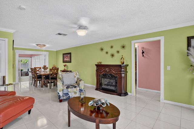 22305 SW 57th Avenue, Boca Raton, FL 33428