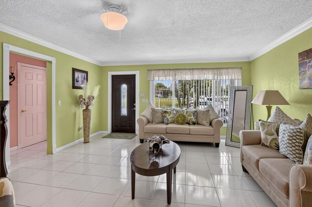 22305 SW 57th Avenue, Boca Raton, FL 33428