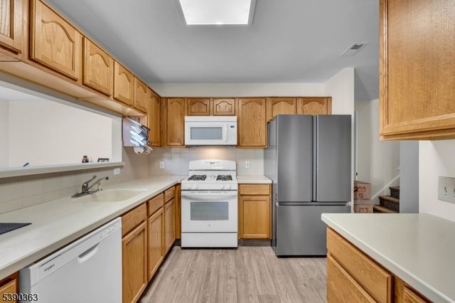 204 Merry Ln, Hillsborough Twp., NJ 08844