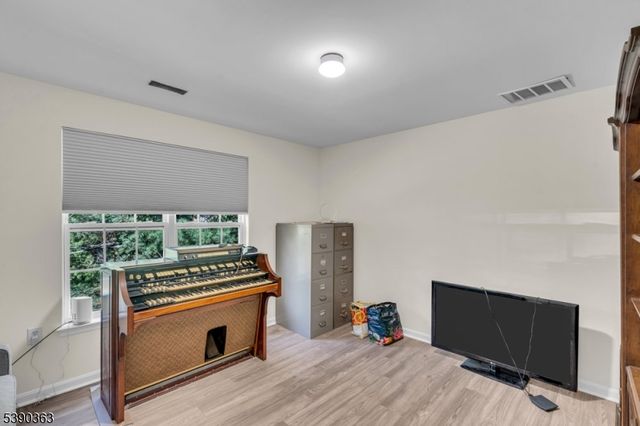 204 Merry Ln, Hillsborough Twp., NJ 08844