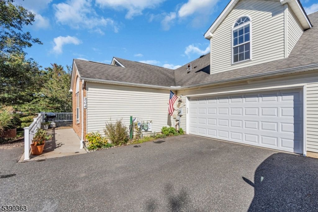 204 Merry Ln, Hillsborough Twp., NJ 08844