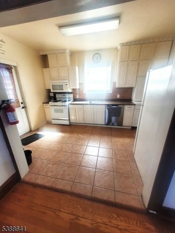 719 Meacham Ave, Linden City, NJ 07036