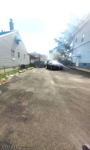 719 Meacham Ave, Linden City, NJ 07036