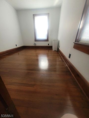 719 Meacham Ave, Linden City, NJ 07036
