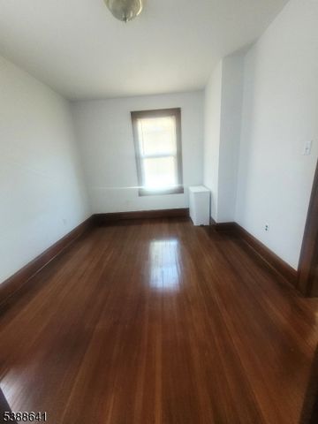 719 Meacham Ave, Linden City, NJ 07036