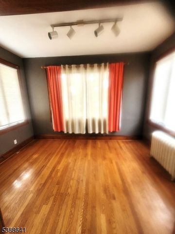 719 Meacham Ave, Linden City, NJ 07036
