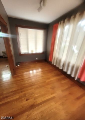 719 Meacham Ave, Linden City, NJ 07036