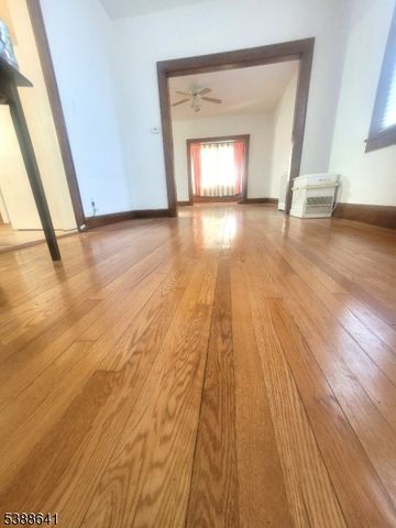 719 Meacham Ave, Linden City, NJ 07036