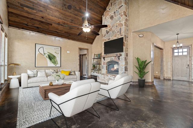 2524 Pecan Springs Road, Cleburne, TX 76031