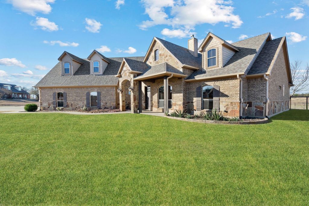 2524 Pecan Springs Road, Cleburne, TX 76031