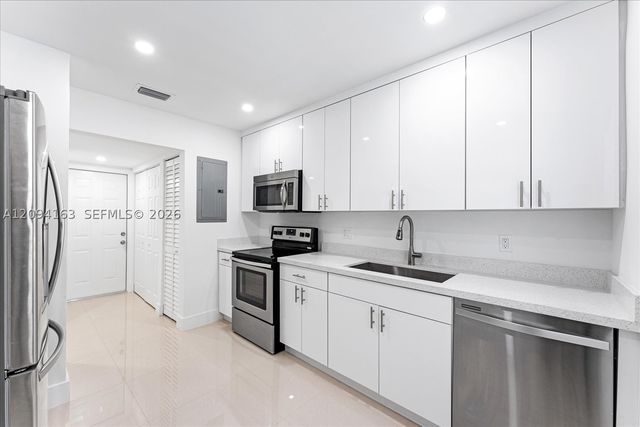 3619 S Le Jeune Rd 2, Coral Gables, FL 33134