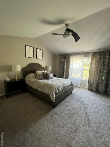 5872 Three Ponds Court, West Bloomfield, MI 48324