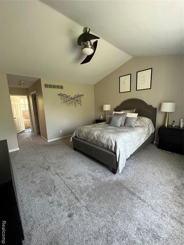 5872 Three Ponds Court, West Bloomfield, MI 48324