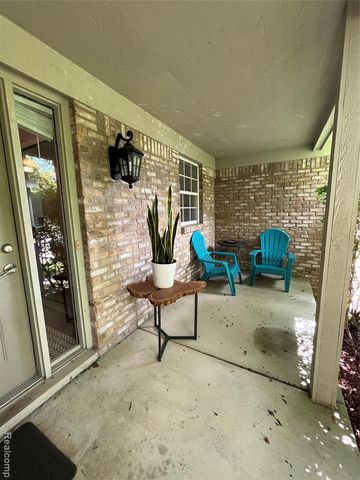 5872 Three Ponds Court, West Bloomfield, MI 48324