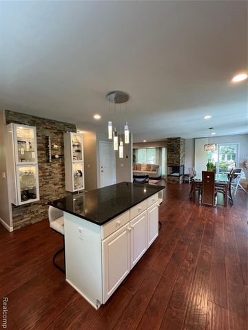 5872 Three Ponds Court, West Bloomfield, MI 48324