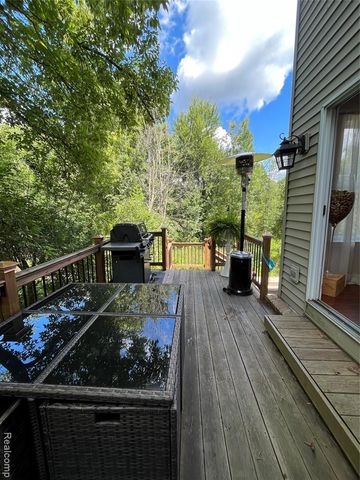 5872 Three Ponds Court, West Bloomfield, MI 48324