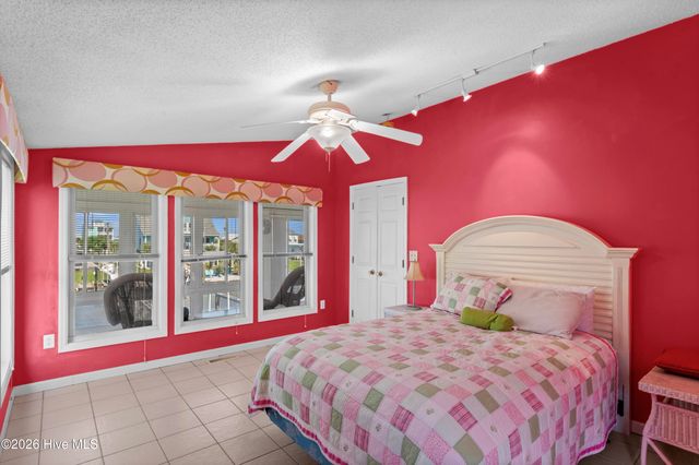 4074 4th Street, Holly Ridge, NC 28445