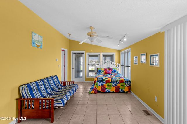 4074 4th Street, Holly Ridge, NC 28445