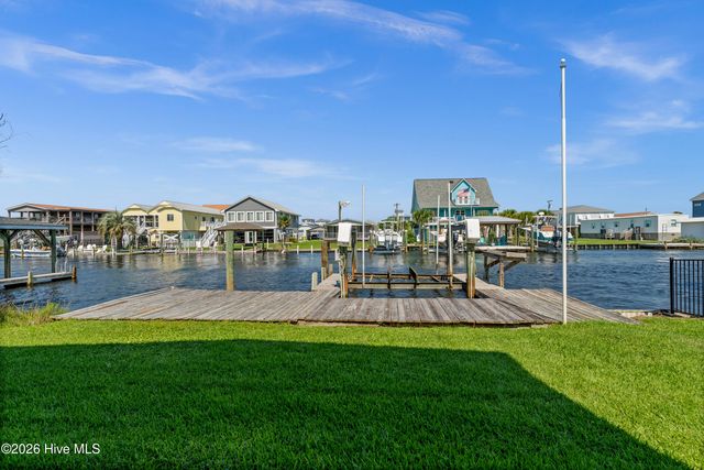 4074 4th Street, Holly Ridge, NC 28445