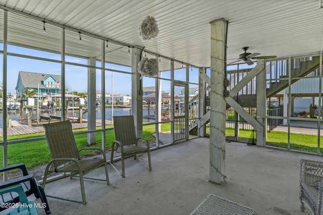 4074 4th Street, Holly Ridge, NC 28445