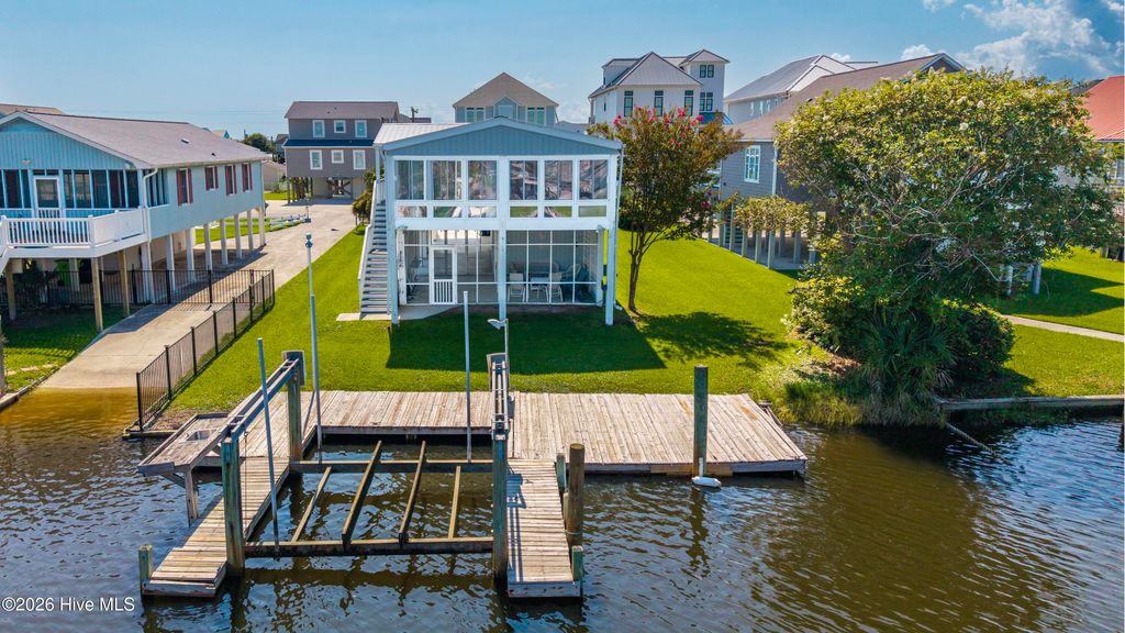 4074 4th Street, Holly Ridge, NC 28445