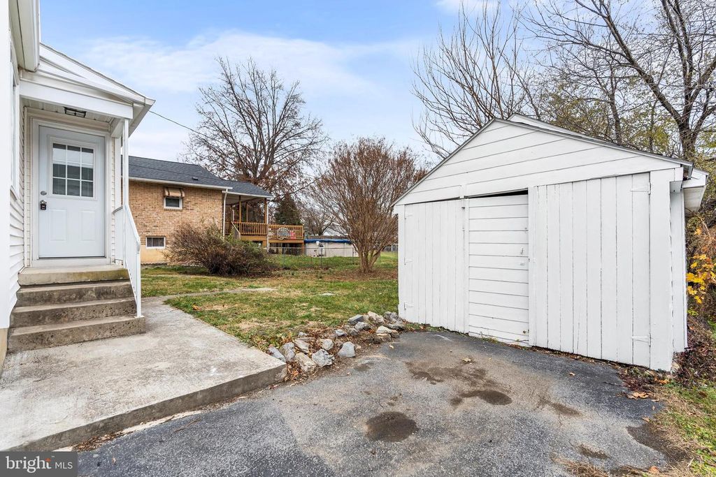 Image 35 of property listing at 11029 LINCOLN AVE, Hagerstown, MD 21740