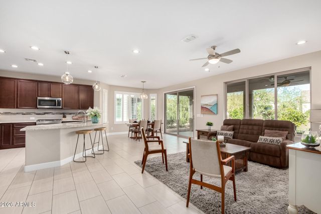 16930 W ALMERIA Road, Goodyear, AZ 85395