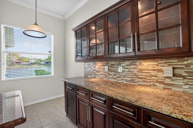 2385 SE 7th Pl, Homestead, FL 33033