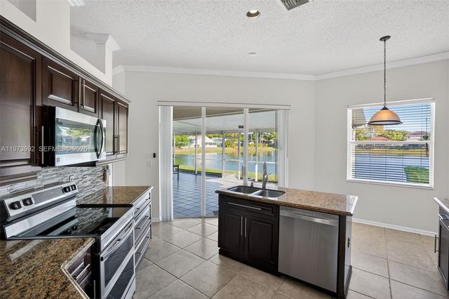 2385 SE 7th Pl, Homestead, FL 33033