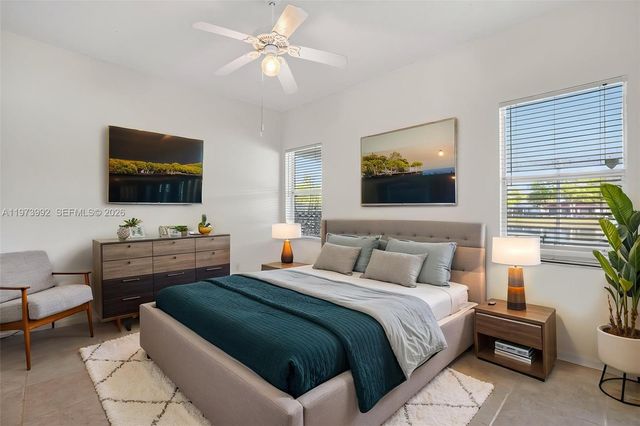 2385 SE 7th Pl, Homestead, FL 33033