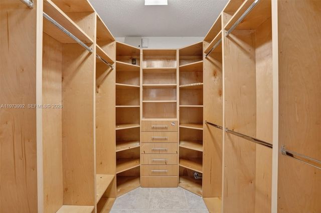 2385 SE 7th Pl, Homestead, FL 33033