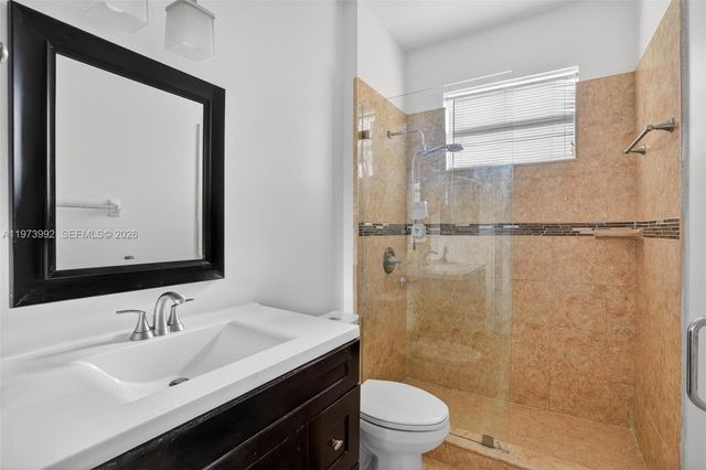 2385 SE 7th Pl, Homestead, FL 33033