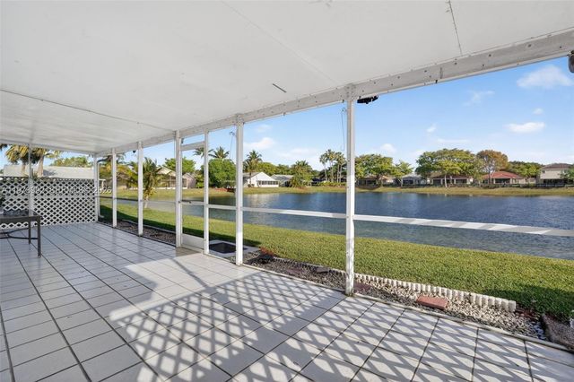 2385 SE 7th Pl, Homestead, FL 33033