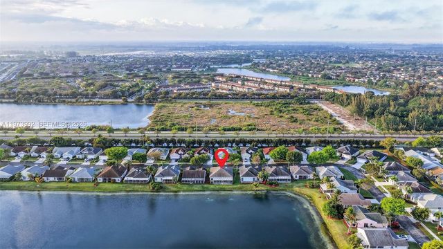 2385 SE 7th Pl, Homestead, FL 33033