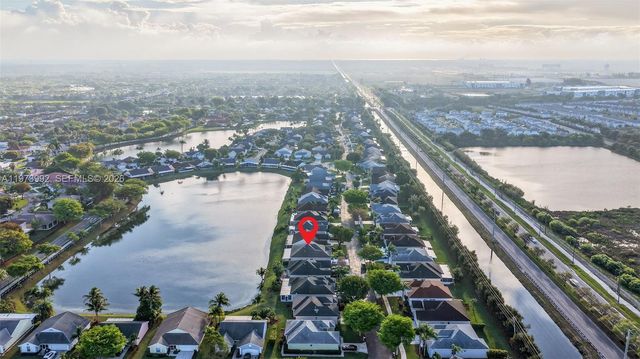 2385 SE 7th Pl, Homestead, FL 33033