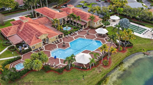 2385 SE 7th Pl, Homestead, FL 33033