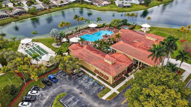 2385 SE 7th Pl, Homestead, FL 33033