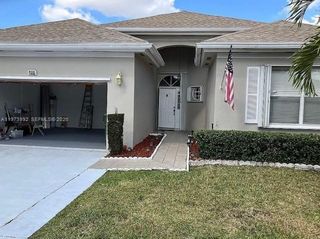 2385 SE 7th Pl, Homestead, FL 33033