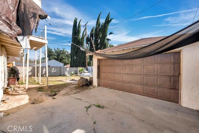 16638 Wyandotte, Los Angeles, CA 91406