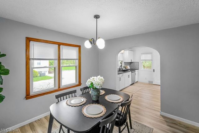 86 Southeast Avenue, Tallmadge, OH 44278