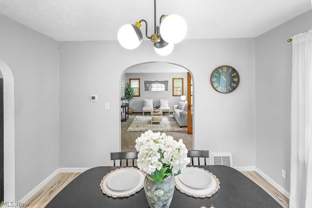 86 Southeast Avenue, Tallmadge, OH 44278