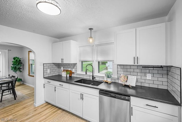 86 Southeast Avenue, Tallmadge, OH 44278