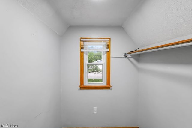 86 Southeast Avenue, Tallmadge, OH 44278