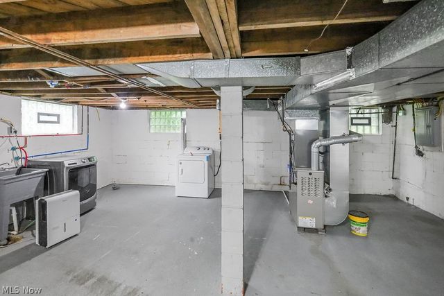 86 Southeast Avenue, Tallmadge, OH 44278