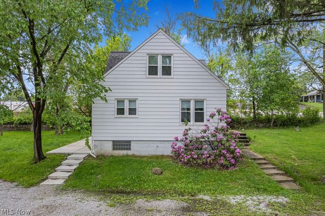 86 Southeast Avenue, Tallmadge, OH 44278