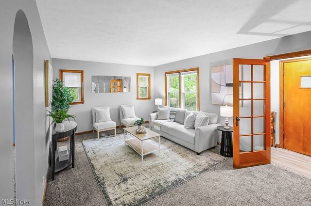86 Southeast Avenue, Tallmadge, OH 44278