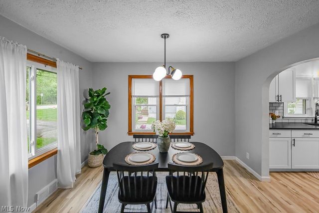 86 Southeast Avenue, Tallmadge, OH 44278