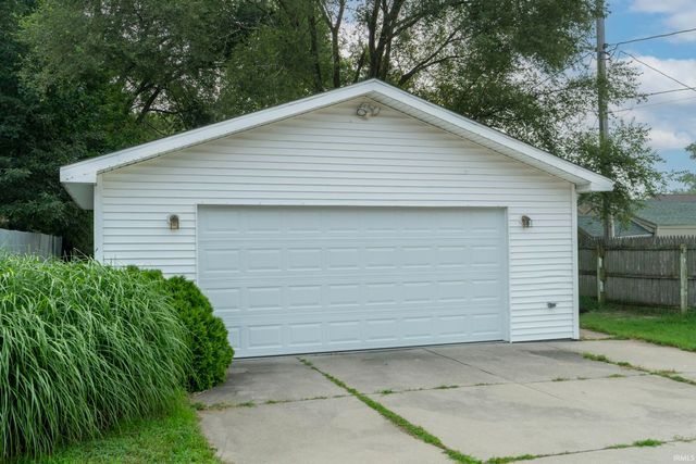1514 Maplehurst Avenue, Mishawaka, IN 46545